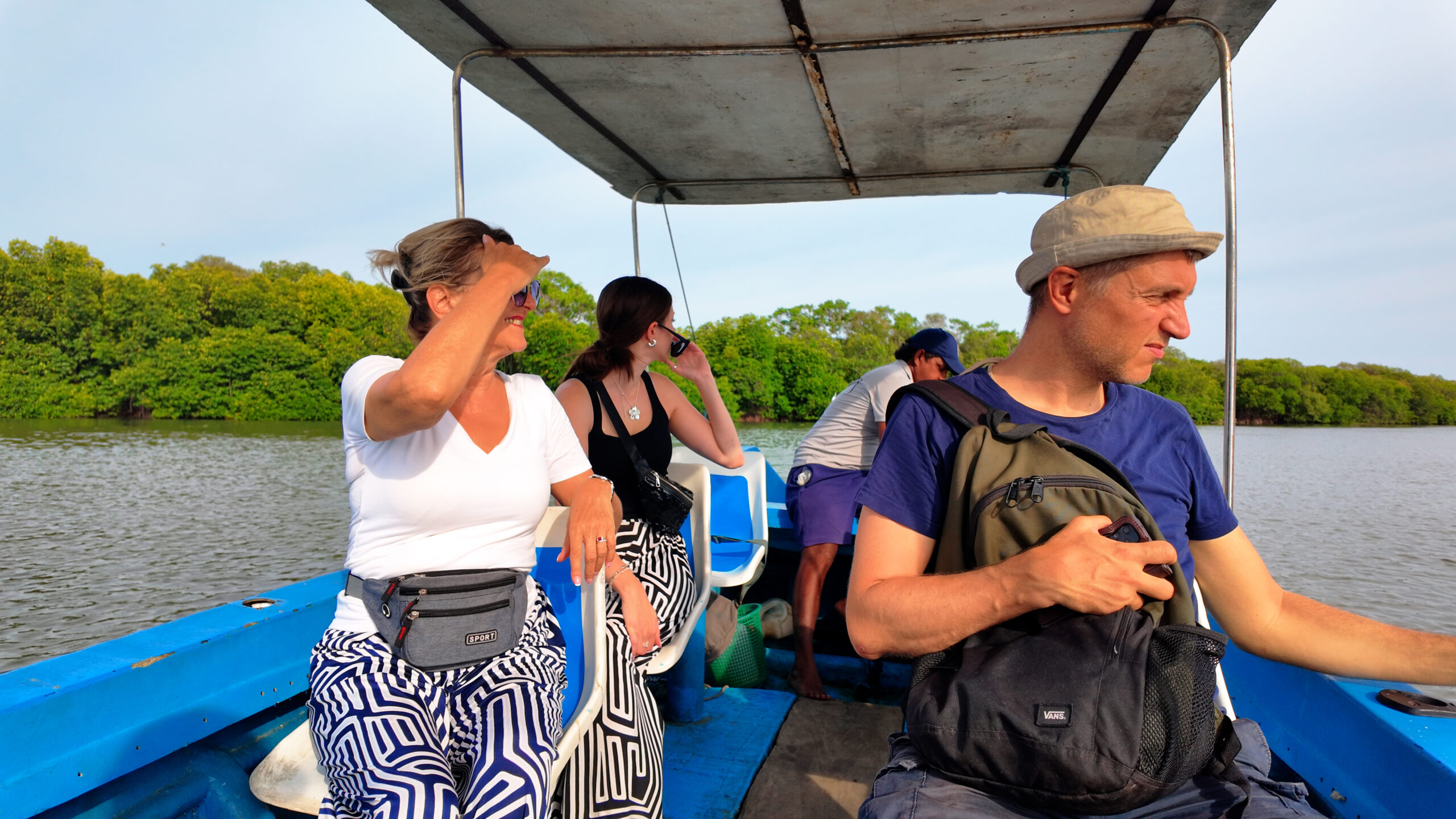 Bird watching on Negombo Lagoon — kingfishers, egrets and exotic birds Sri Lanka
