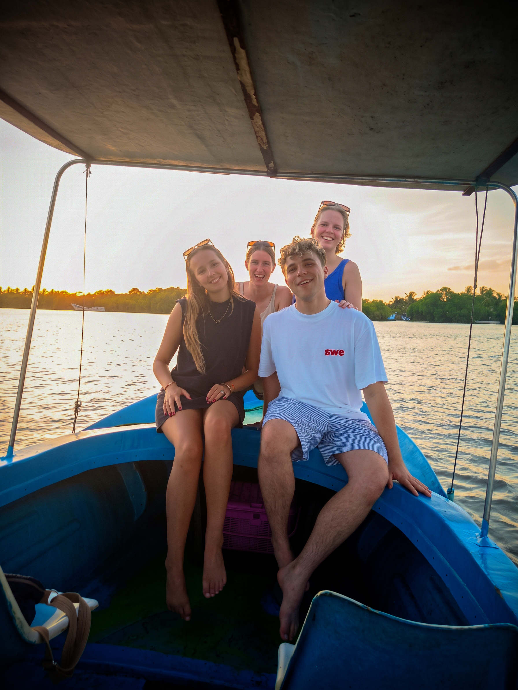 Boat Tours Sri Lanka — Negombo Lagoon guided boat tours for families, couples and travellers